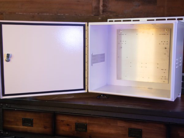 SunWize M1-8D Enclosure - Image 2