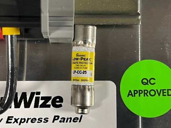 PR Express Panel PWM SunSaver 20A C1D2 - Image 3