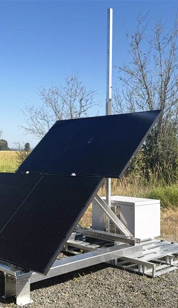 Rapid deploy folding solar platform
